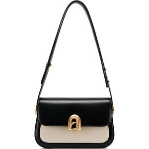 Elegant Black Leather Shoulder Purse with Adjustable Strap for Versatile Style